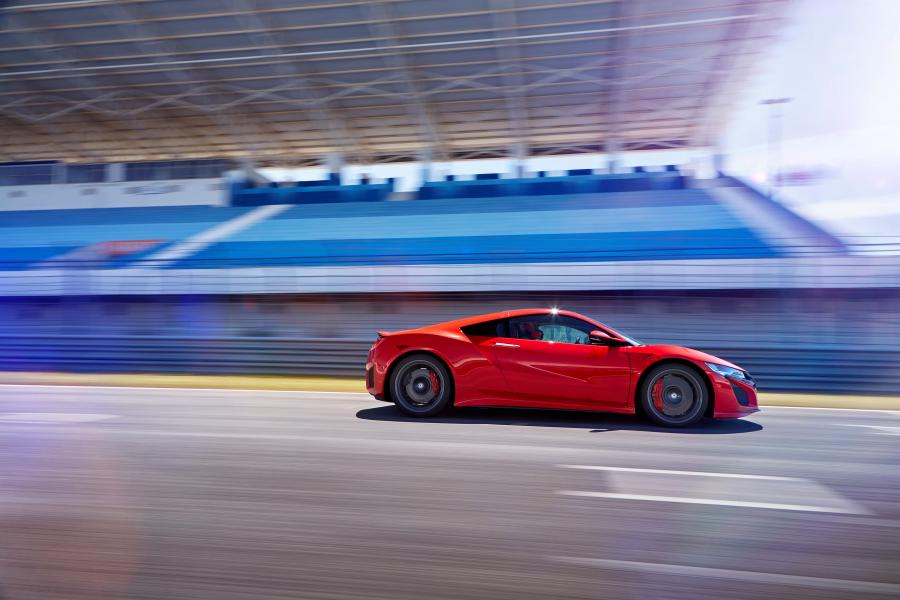  Honda NSX 2016 года  (фото 25 из 29)